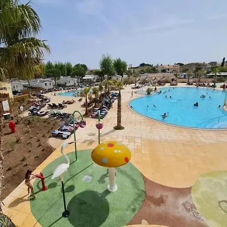 Campsite Mobil-home A Valras-plage Au Les Sables Du Midi Serignan