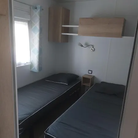 Mobil-home A Valras-plage Au Les Sables Du Midi Campsite
