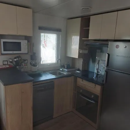Mobil-home A Valras-plage Au Les Sables Du Midi Campsite Serignan