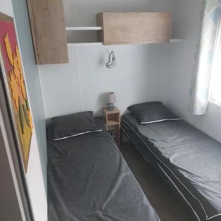 Mobil-home A Valras-plage Au Les Sables Du Midi Campsite *