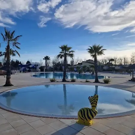 Mobil-home A Valras-plage Au Les Sables Du Midi Campsite Serignan