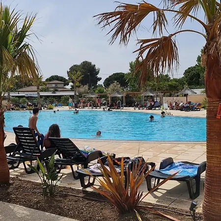 Mobil-home A Valras-plage Au Les Sables Du Midi Campsite Serignan